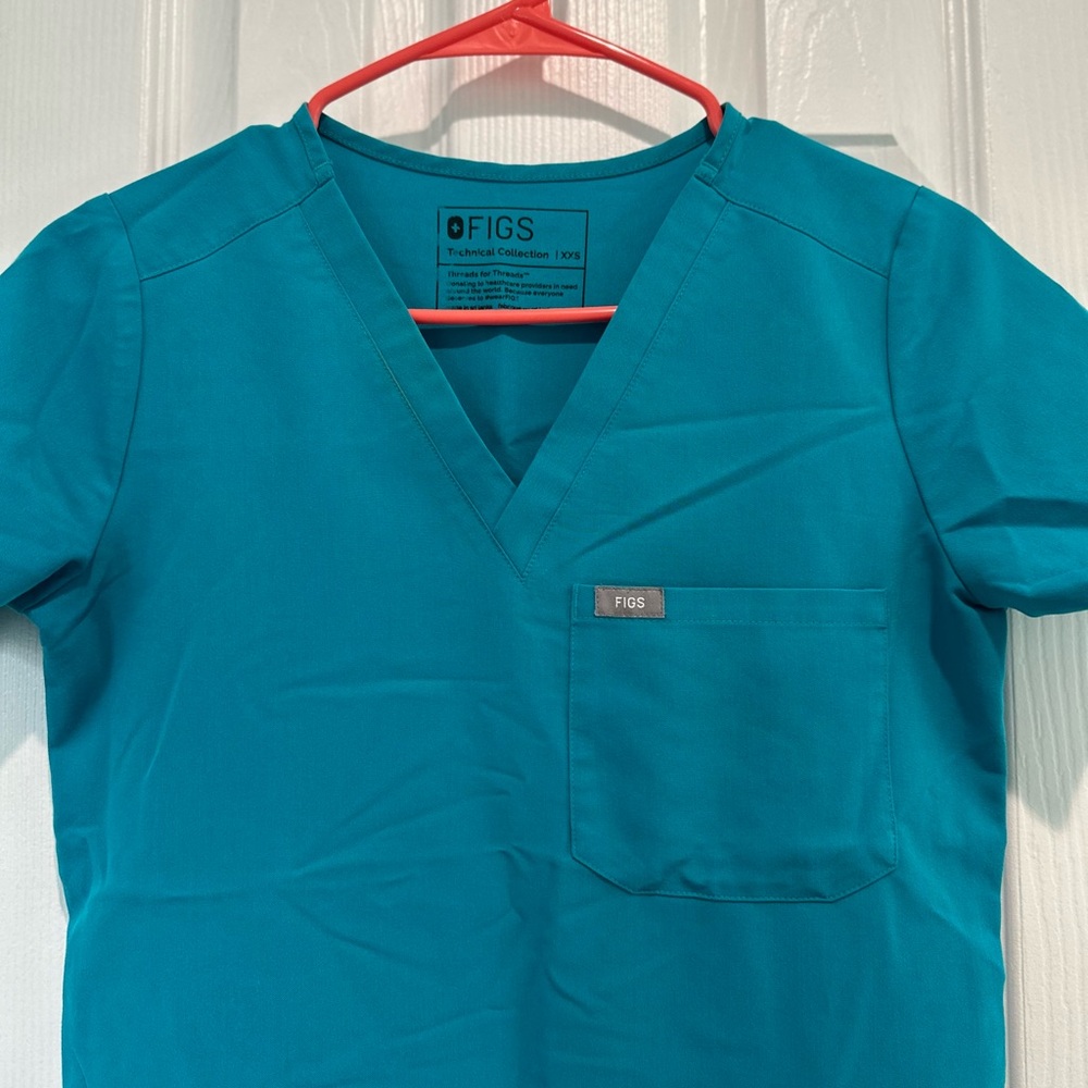 Fig Catarina scrub top